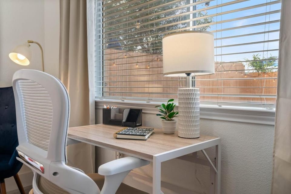 Texas-Style Retreat w Fire Pit, Grill & Ping-Pong Apartment in Leander