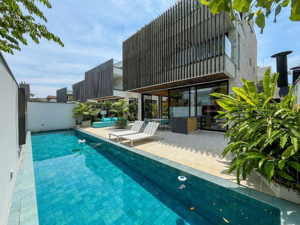 Seating area, Swimming pool
