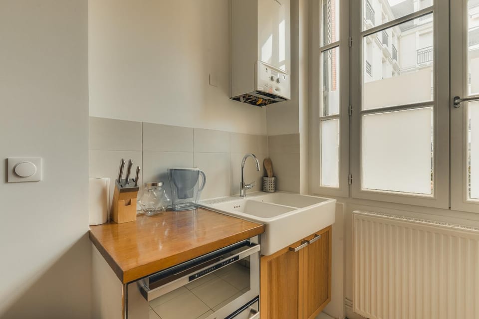 Charmant appartement 2 pièces, accès rapide Paris Apartment in Vanves