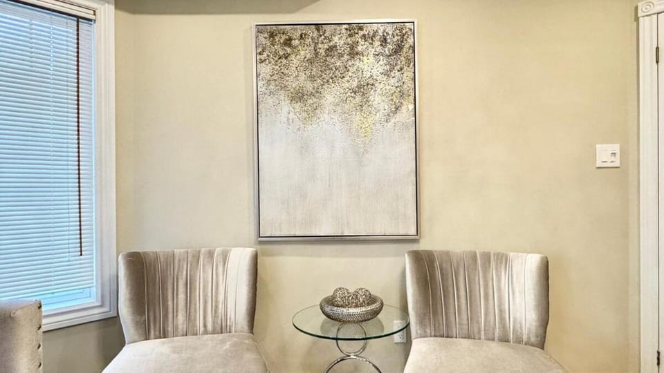 Living room, Decorative detail, Seating area