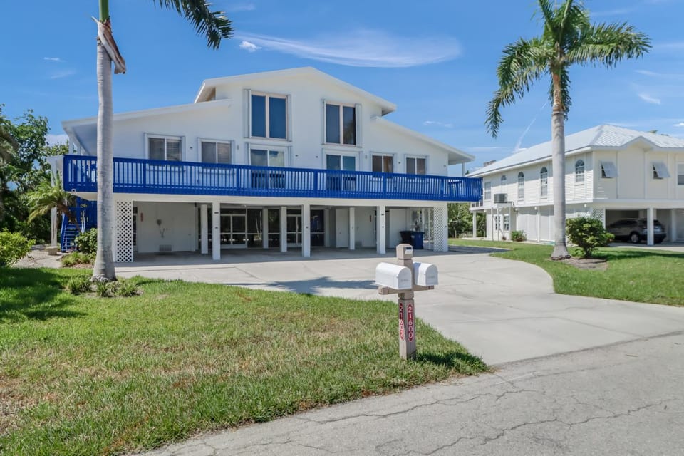 Flamingo Bayou B by Sun Palace Vacations House in Estero Island