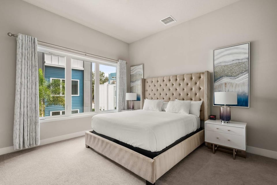 Luxury 5BR w Game Room Pool Golf 6MI to Disney Apartment in Four Corners