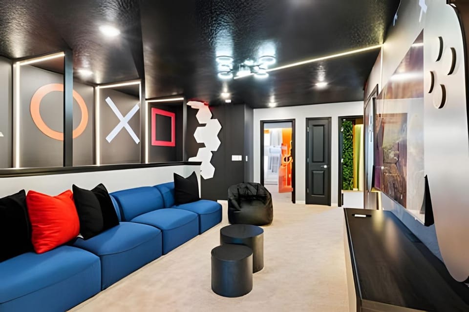 Communal lounge/ TV room