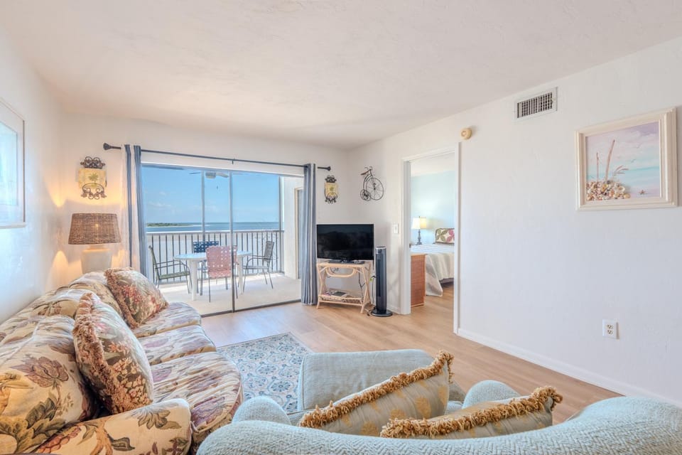 Carlos Pointe #233 by Sun Palace Vacations House in Estero Island