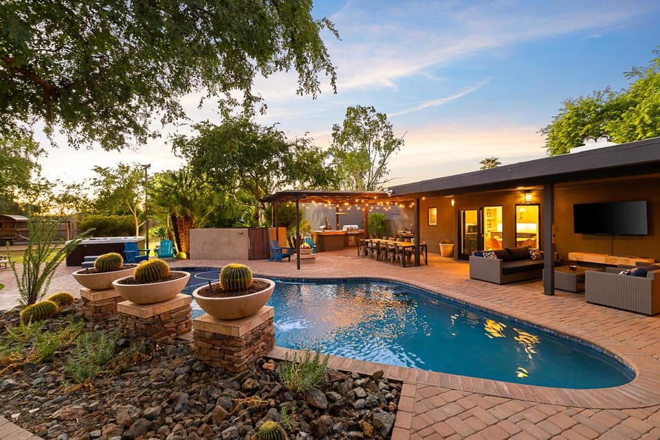 Pool view, Swimming pool