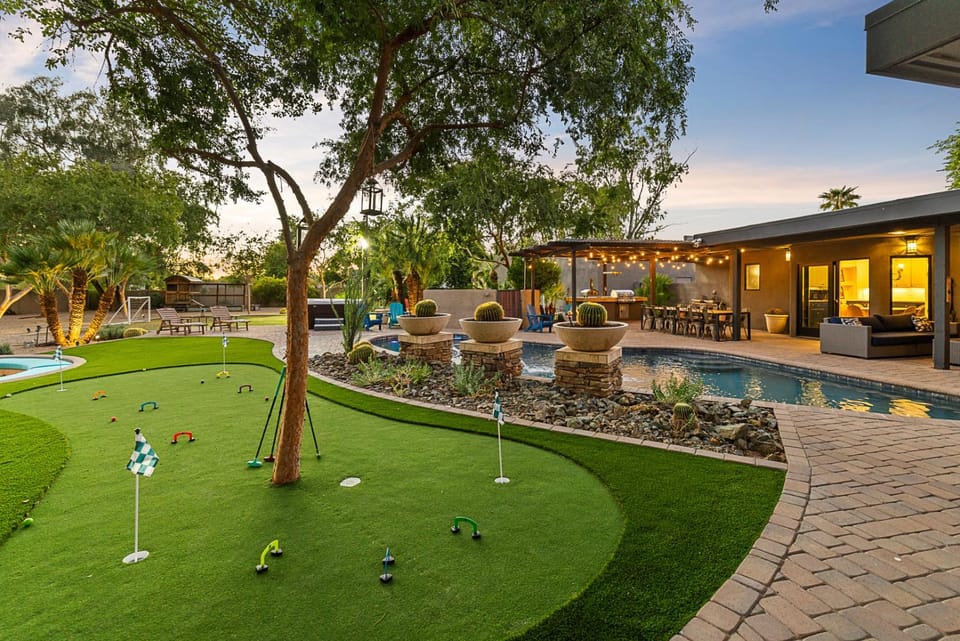 Minigolf, Minigolf, Pool view