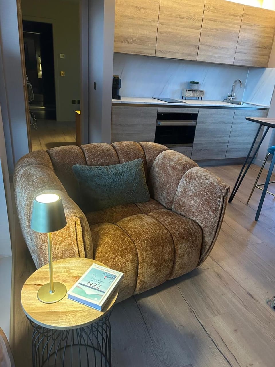 Kitchen or kitchenette, Living room