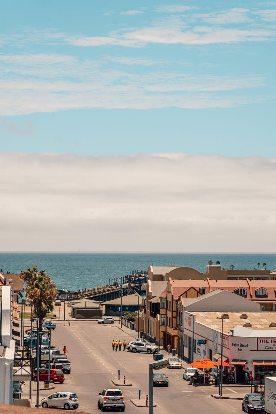 Property building, Restaurant/places to eat, City view, Sea view, Street view