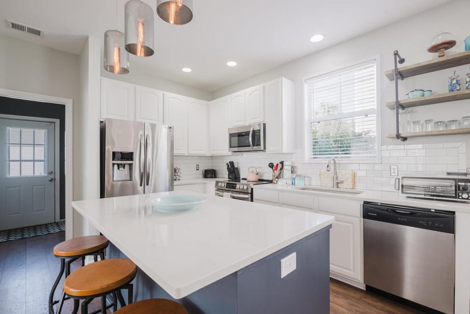 Kitchen or kitchenette, kitchen