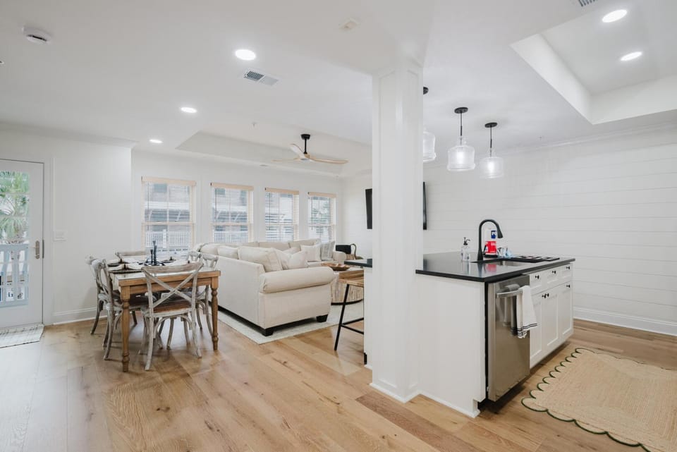 Kitchen or kitchenette, kitchen