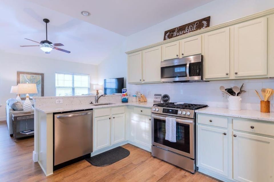 Kitchen or kitchenette, kitchen