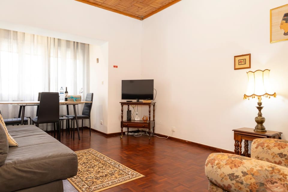 TV and multimedia, Living room, Dining area