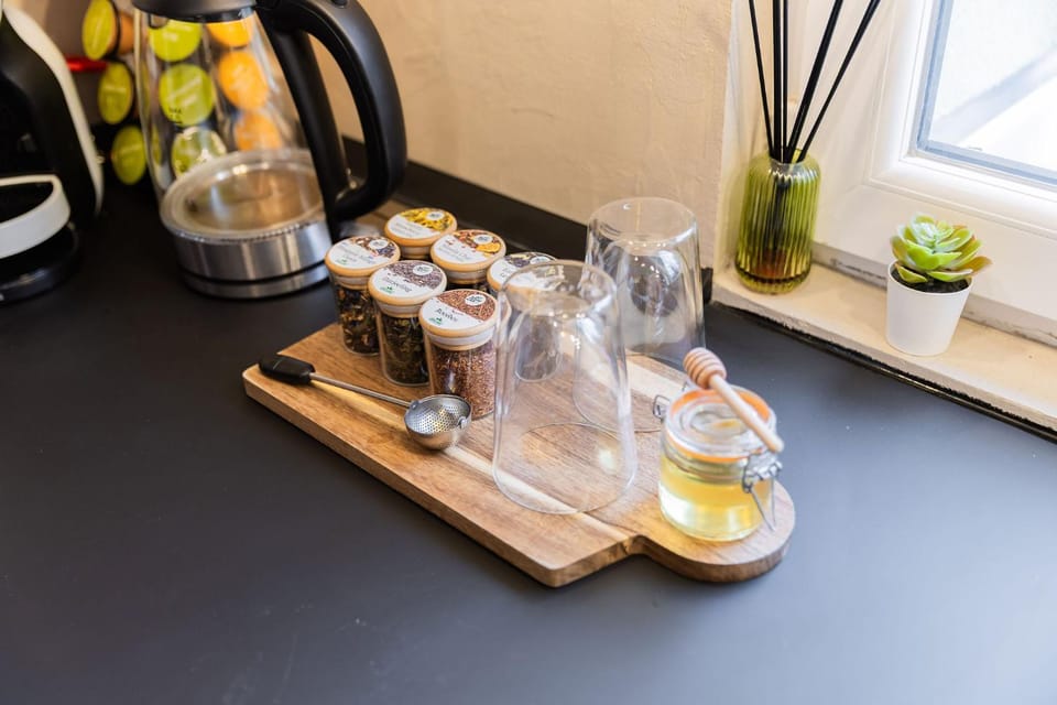 Coffee/tea facilities, Kitchen or kitchenette, Breakfast