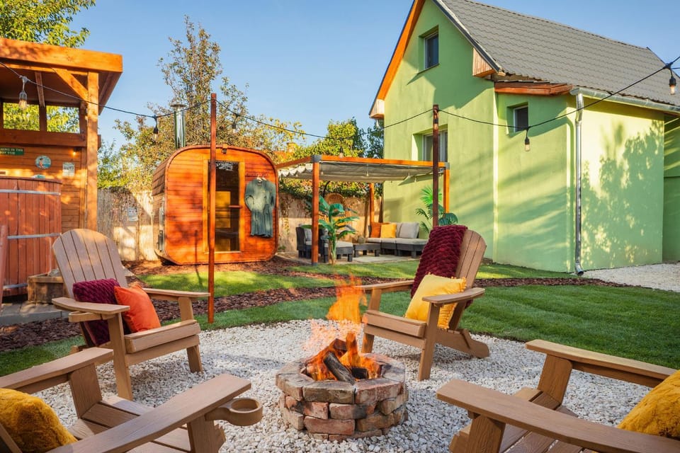 Property building, Day, Garden, Hot Tub, Sauna, Seating area