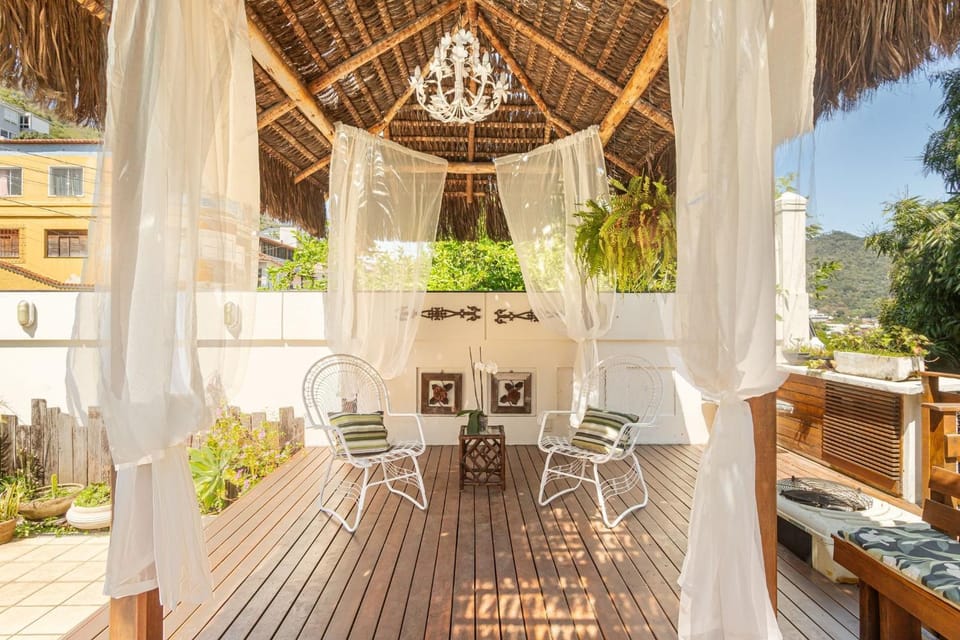 Mansion in Niterói with Pool and Sea View | LD 58 House in Niterói