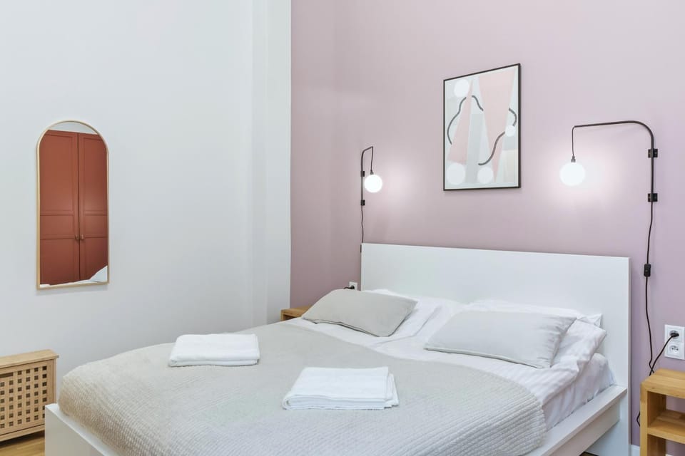 Bed, Photo of the whole room