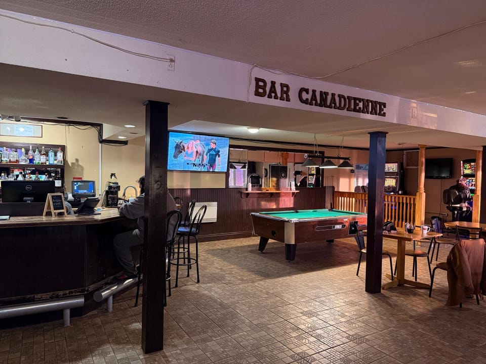Auberge Canadienne Hotel in Ontario