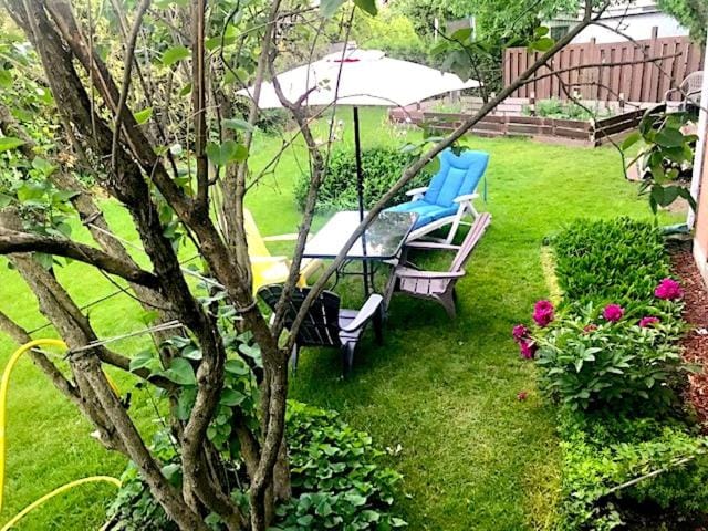 Bright Room near Montreal Fast WiFi Vacation rental in Brossard