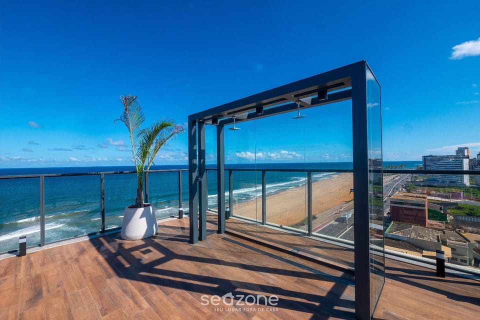 Beachfront building with pool and gym - ARUs Apartment in Salvador
