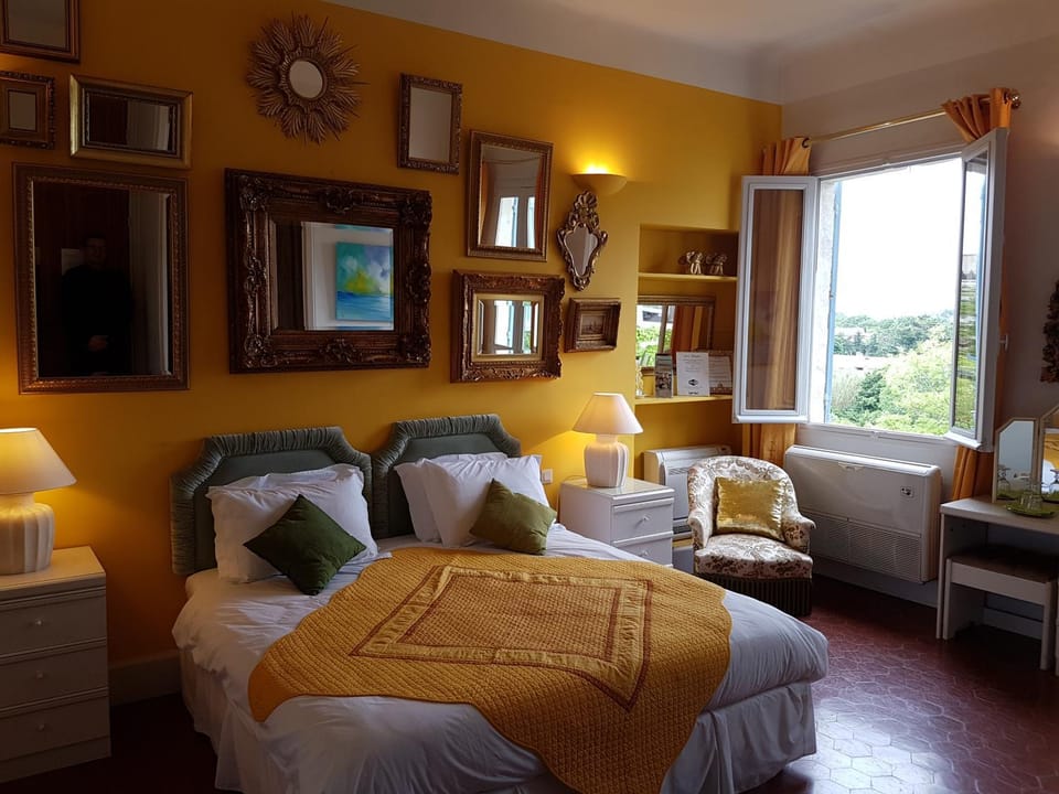 Les Saisons Bed and Breakfast in Villeneuve-lès-Avignon