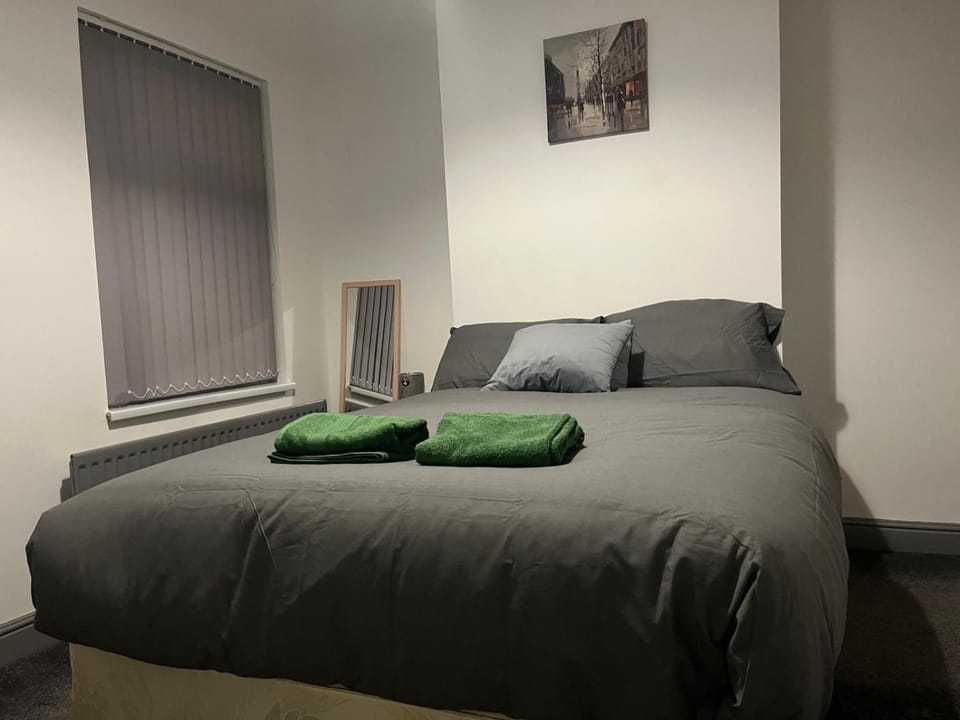 Shelton Guest House Bed and Breakfast in Newcastle-under-Lyme