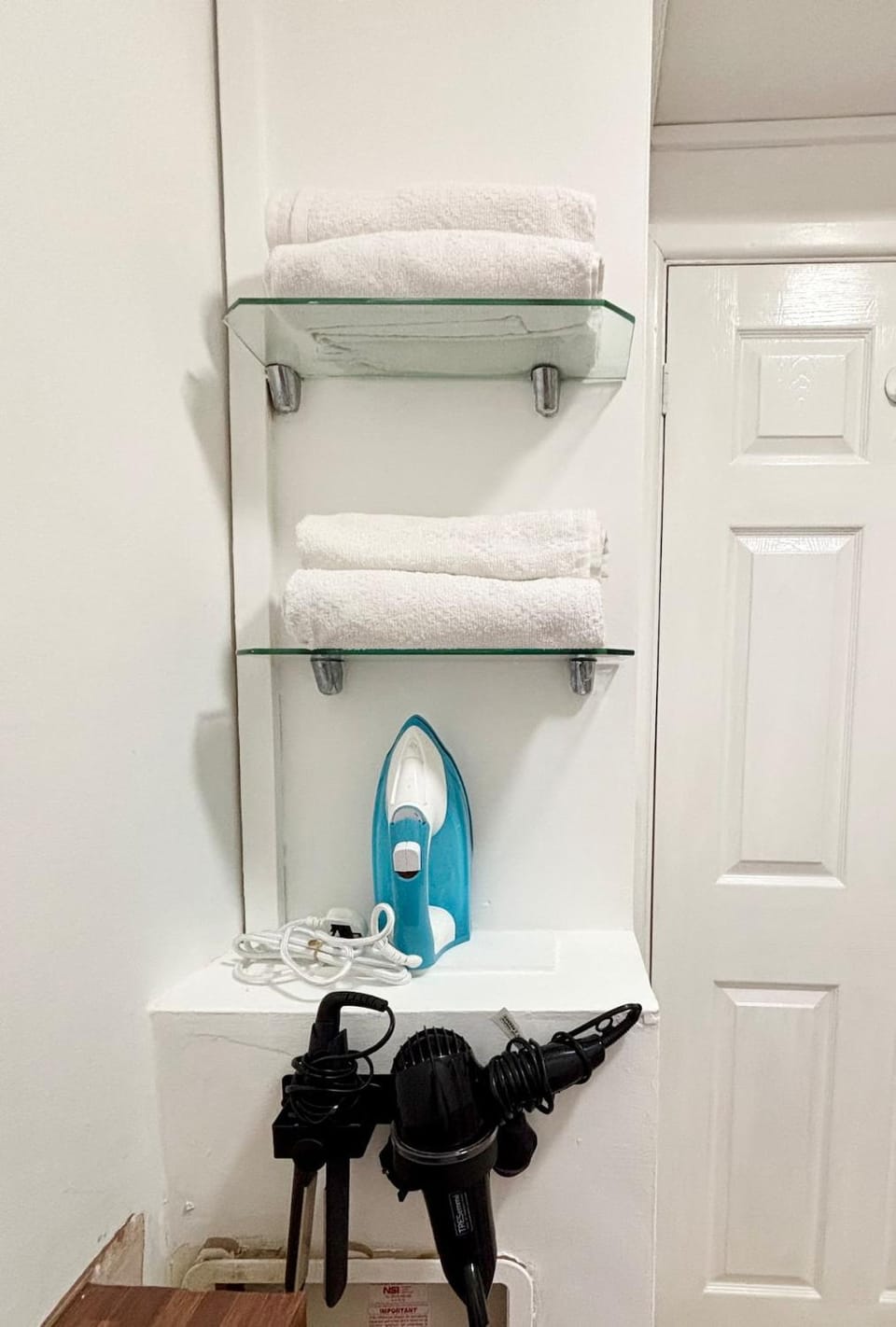 Treforest Apartment 2 Bedrooms - Next Station- Free Parking Apartment in Wales