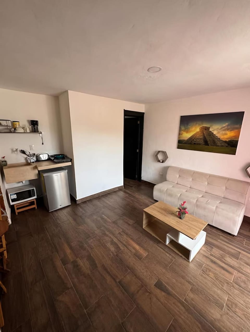 Kitchen or kitchenette, Living room