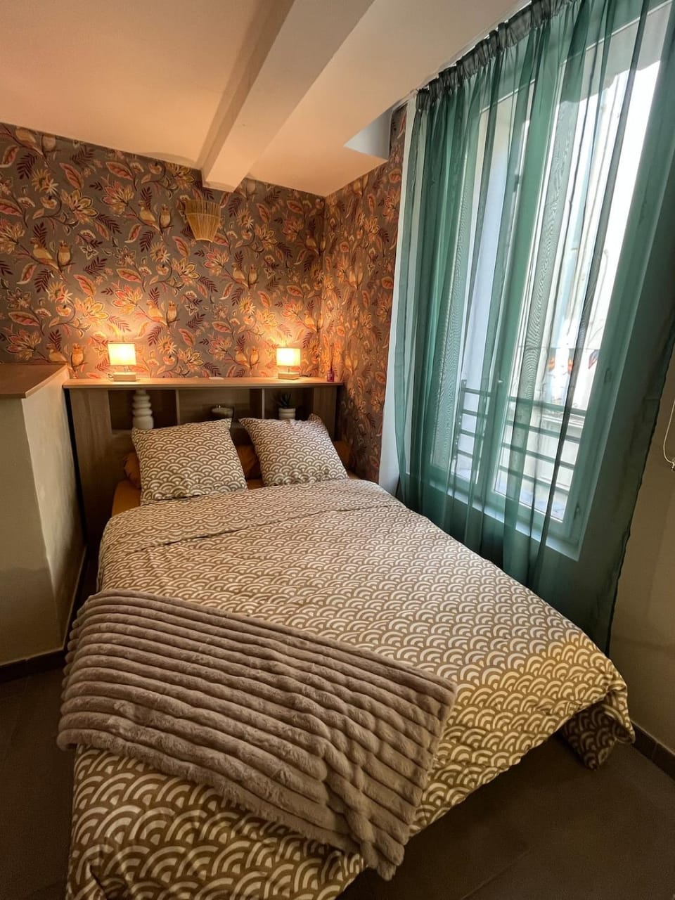 Bed, Photo of the whole room, Bedroom