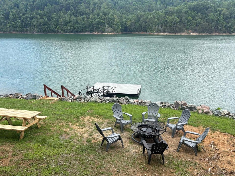Lakefront Cabin with Private Dock & Mountain Views Cabin in Watauga Lake