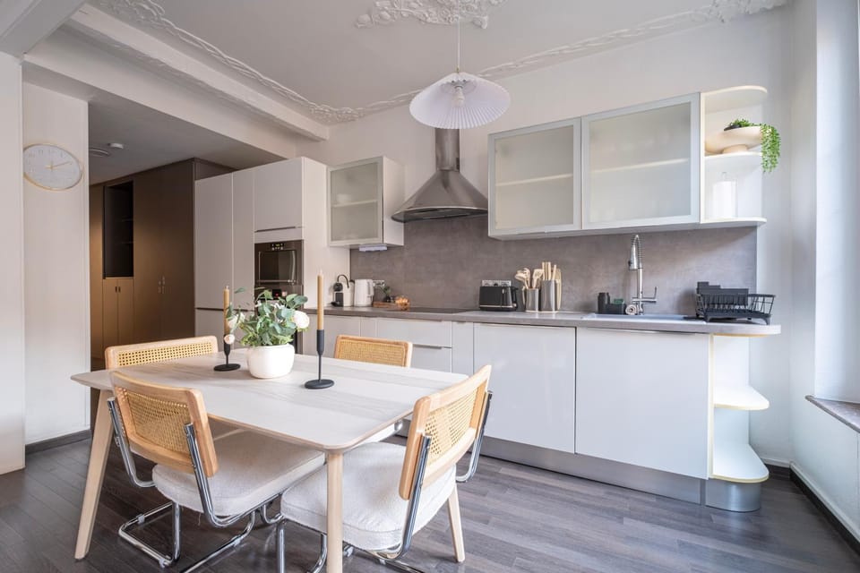 Coffee/tea facilities, Dining area, stove
