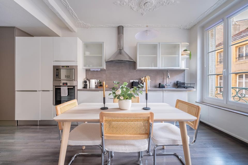 Coffee/tea facilities, oven, stove, toaster
