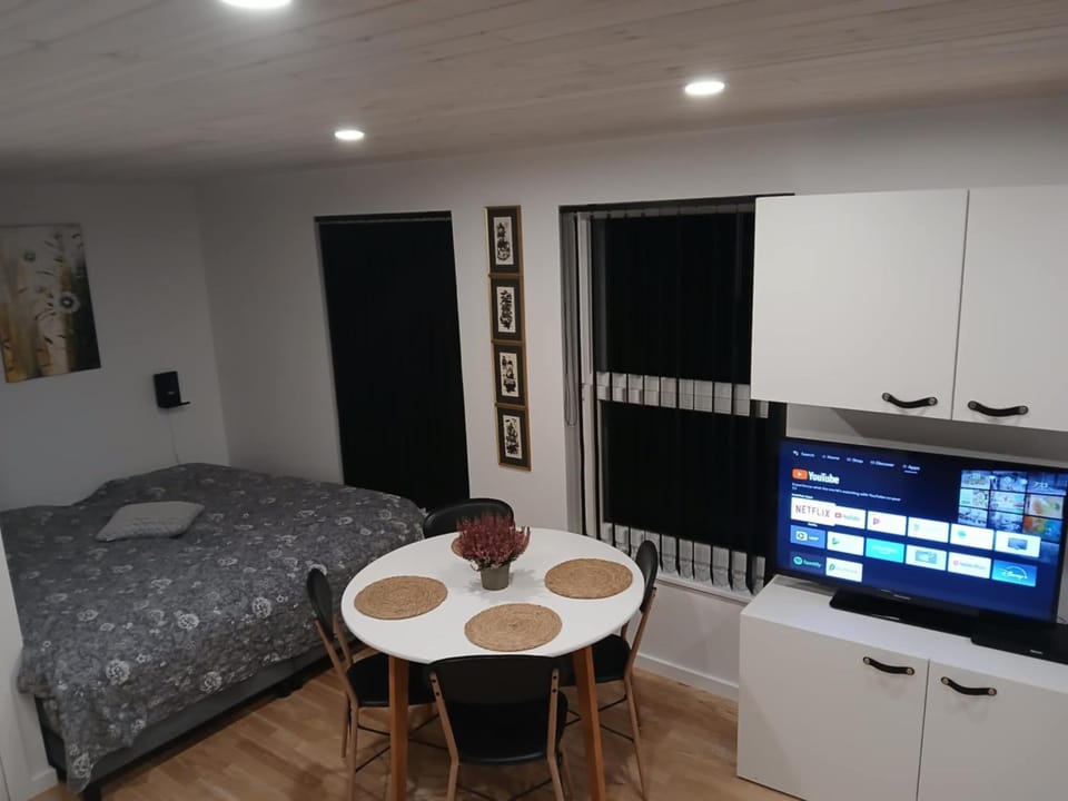 TV and multimedia, Dining area