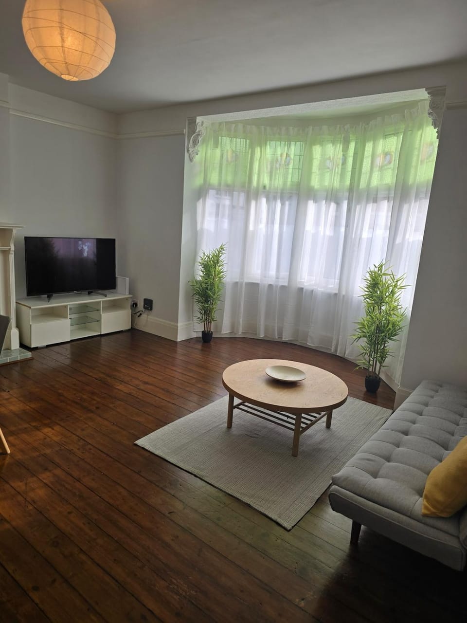 Communal lounge/ TV room, TV and multimedia, Living room, Seating area, Evening entertainment