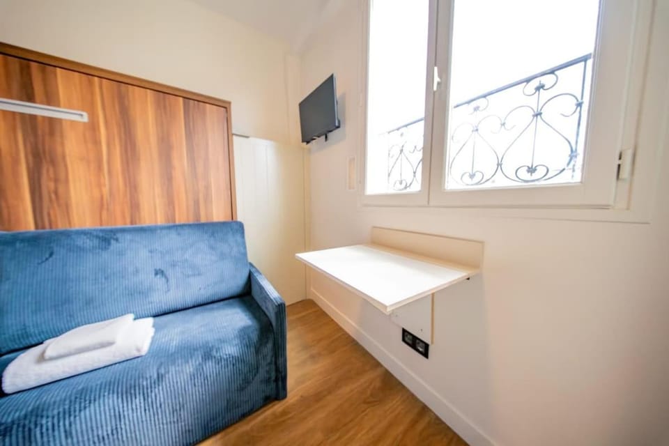 Cute Blue Studio - Arts & Metiers Apartment in Paris