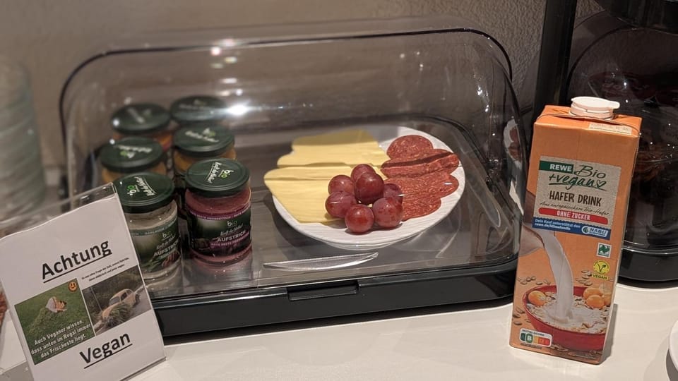 Food and drinks, Breakfast, Continental breakfast