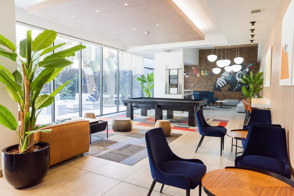 Chic Studio Retreat Steps from Costanera Center Apartment in Providencia
