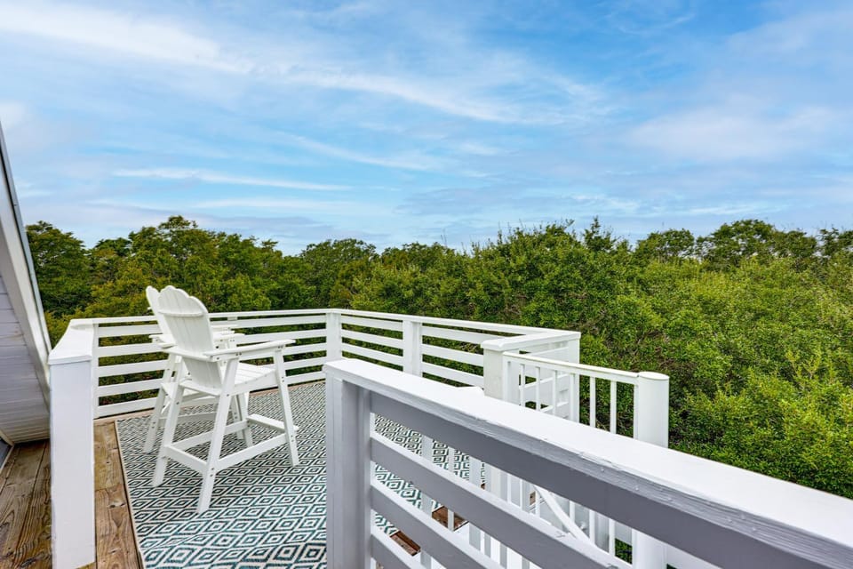 Explore the Seashore! Sunny Carolina Beach Home House in Carolina Beach