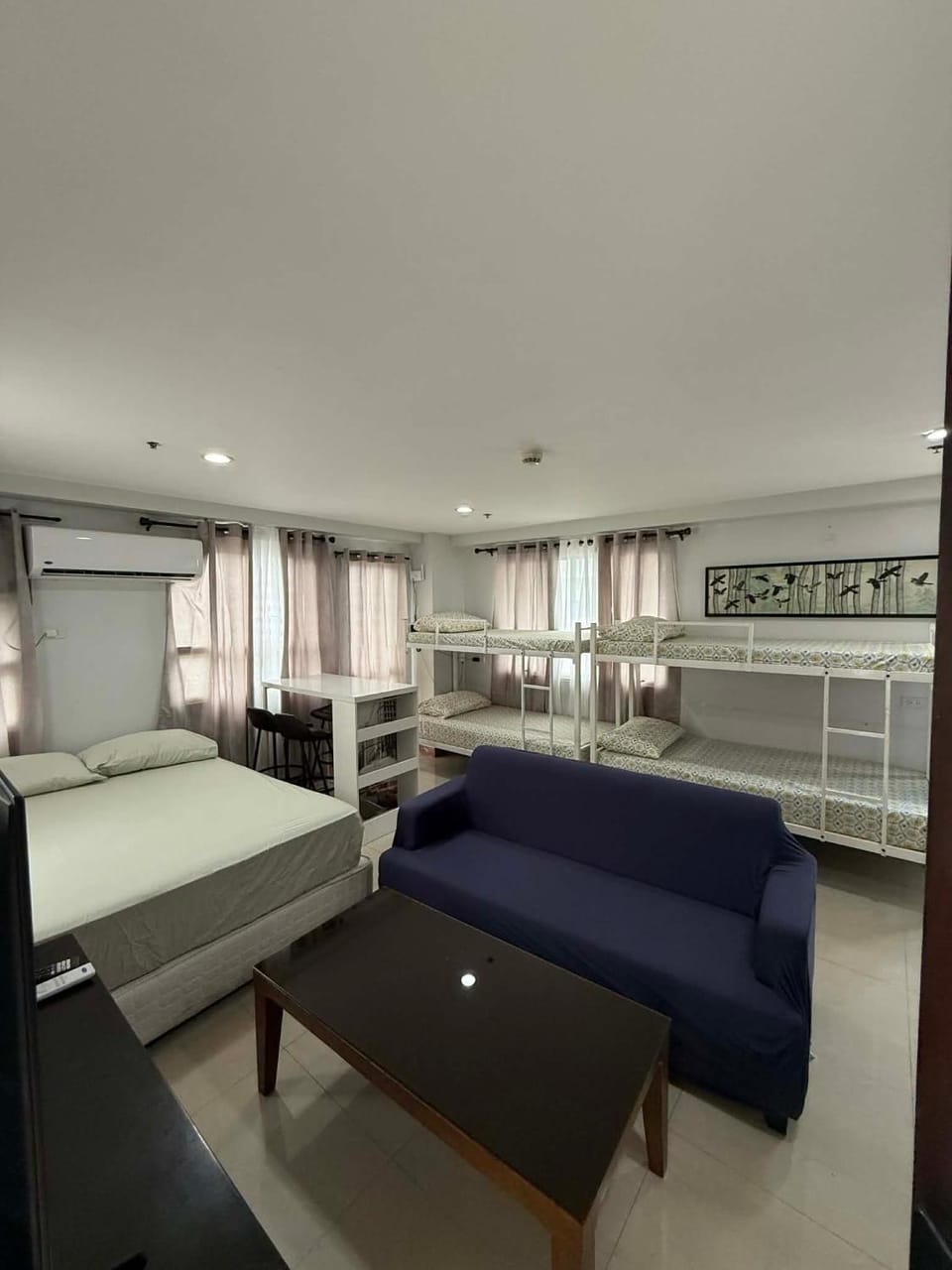 Penthouse A Near IT Park Bed and Breakfast in Lapu-Lapu City