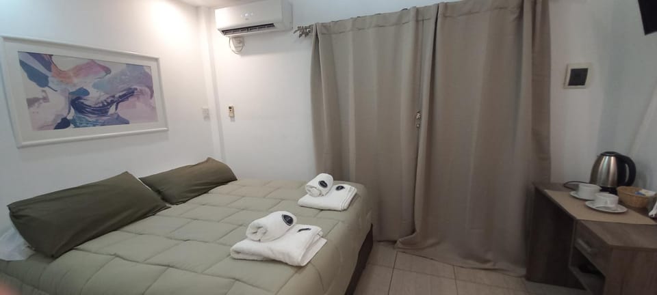 Bed, Hot Tub, Photo of the whole room, Bedroom, City view, hair dryier, towels, air conditioner