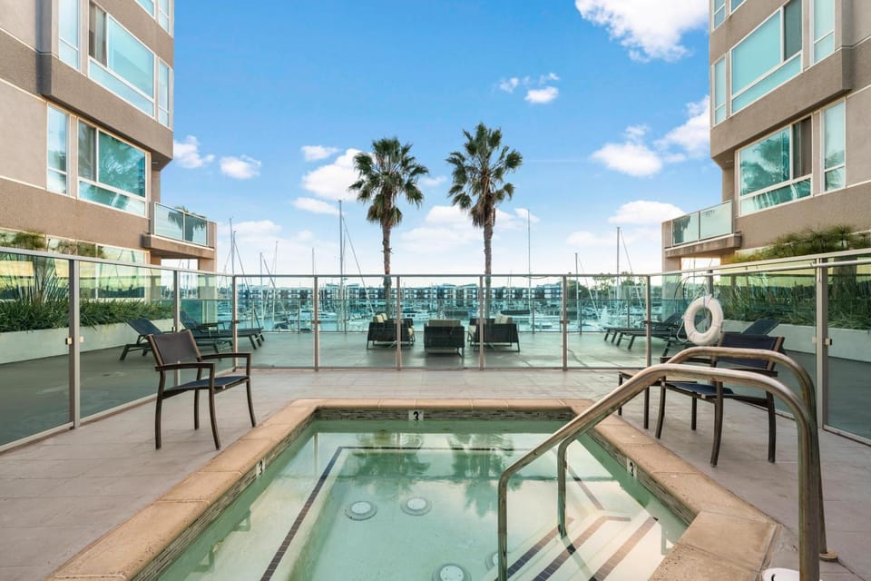 Property building, Hot Tub, View (from property/room), Balcony/Terrace, Sea view