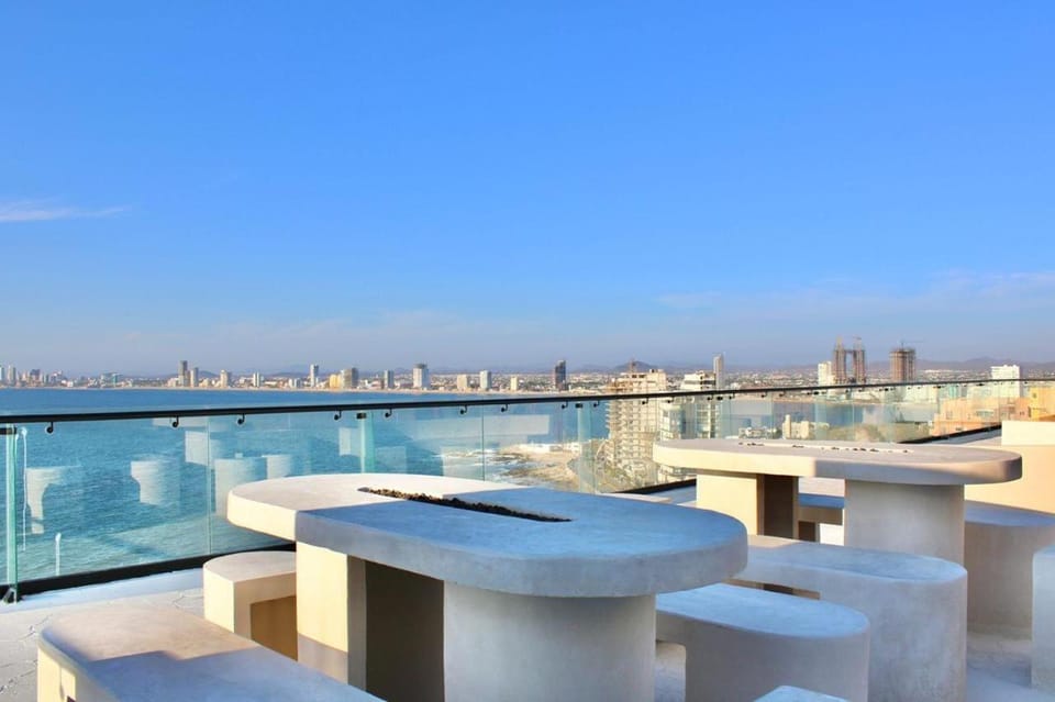 Balcony/Terrace, City view