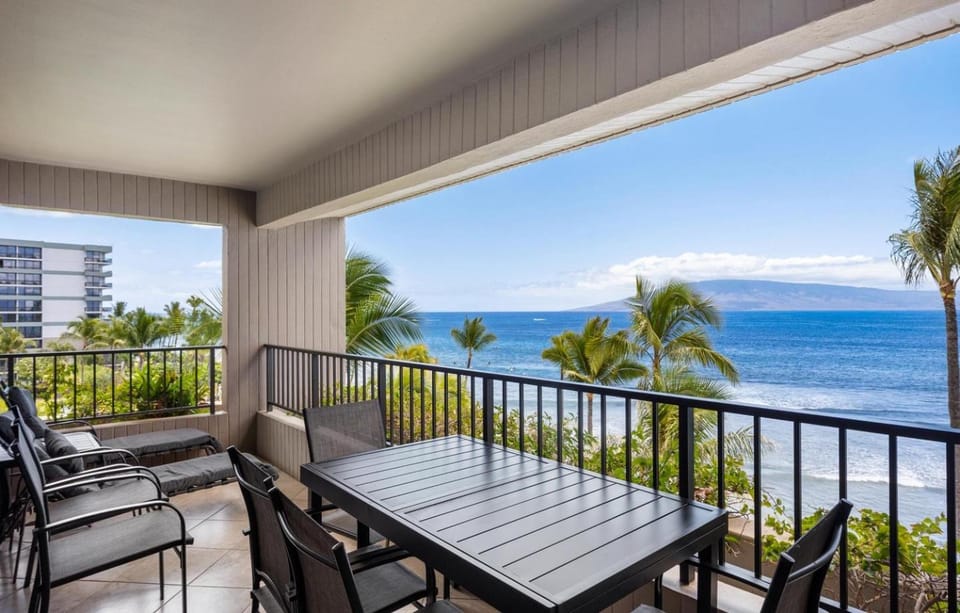 Kaanapali Alii 2 Bedroom Oceanfront House in Kaanapali