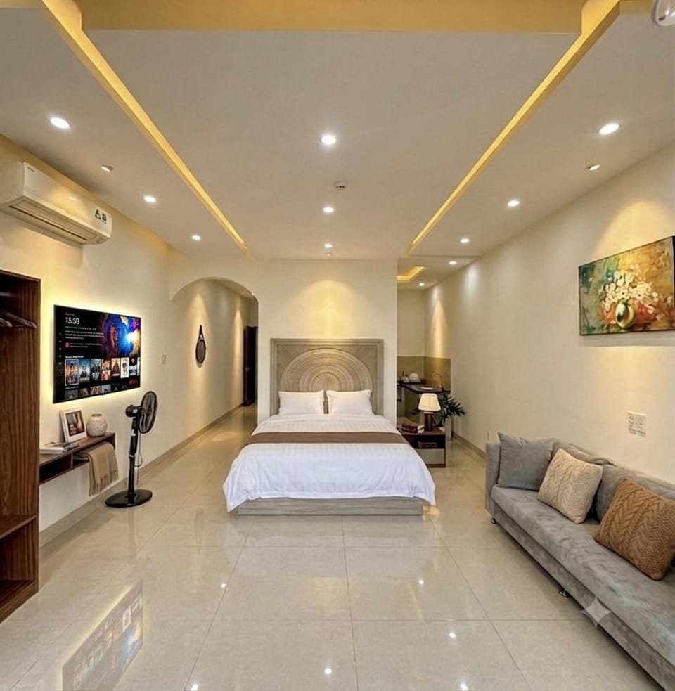 Aura Beachfront Hotel - Apartment Hotel in Da Nang