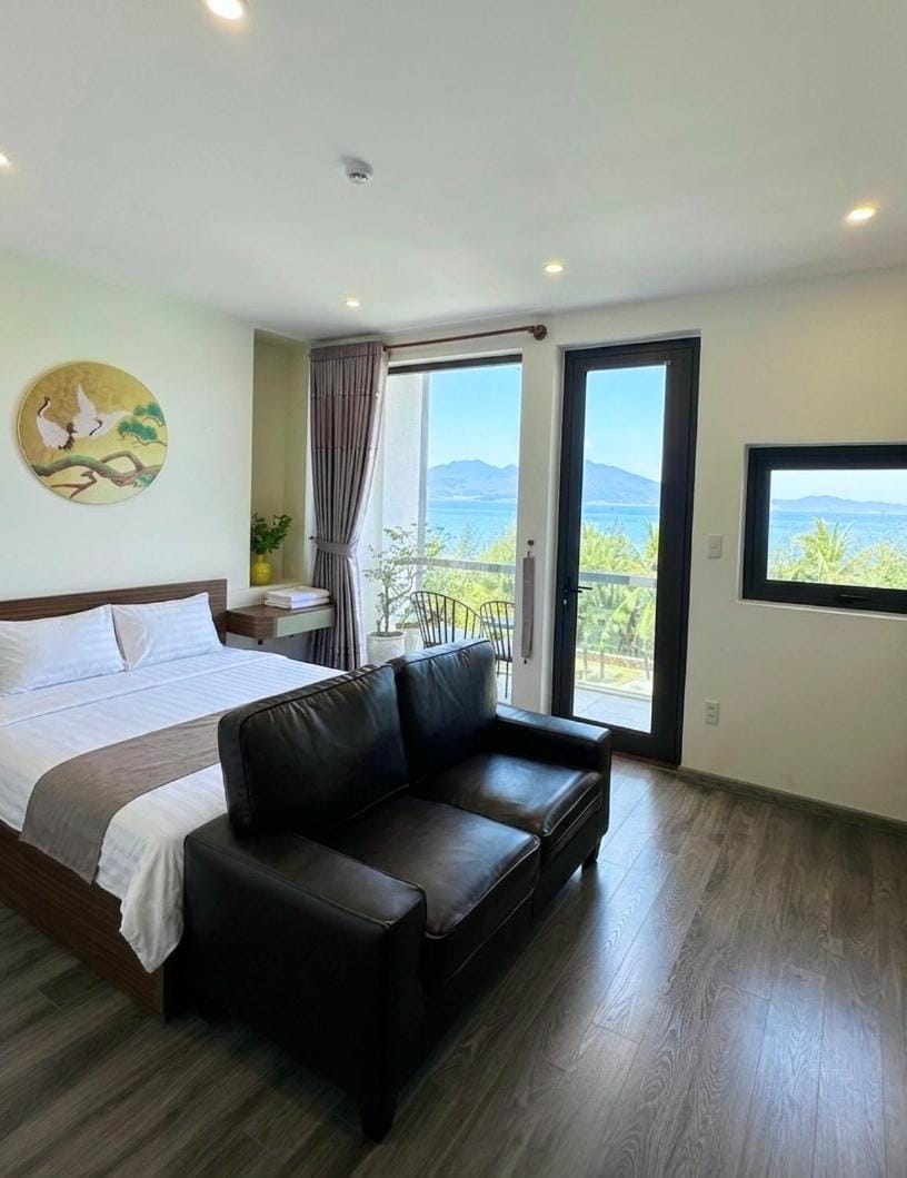 Aura Beachfront Hotel - Apartment Hotel in Da Nang