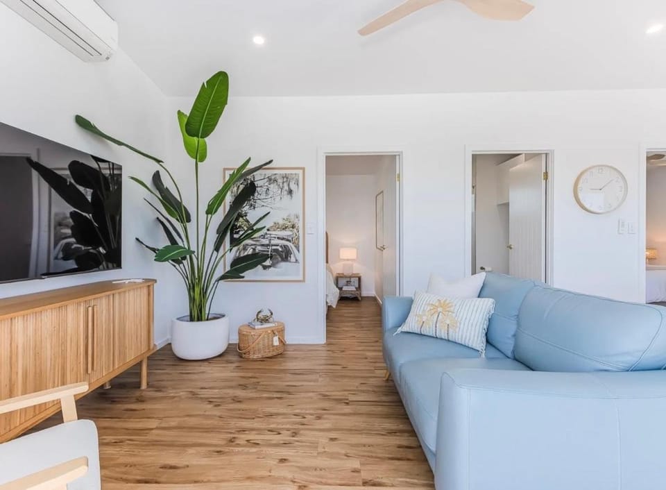 TV and multimedia, Living room, air conditioner