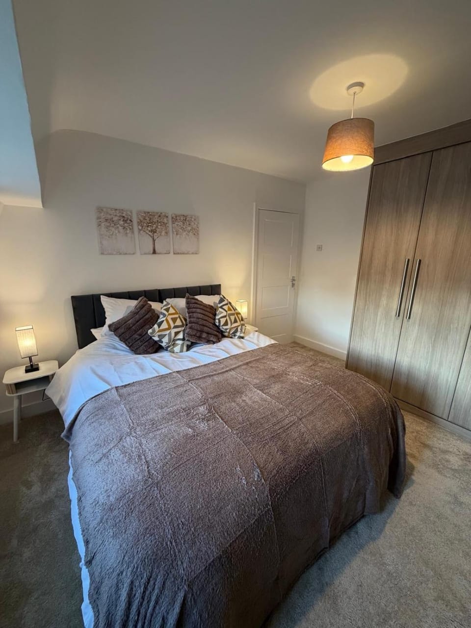 Bed, Photo of the whole room, Bedroom, wardrobe