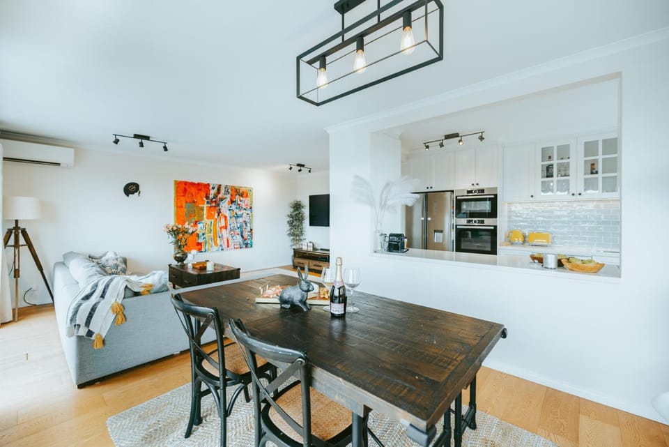 The Crows Nest Retreat - perfect for six people! Apartment in Sydney