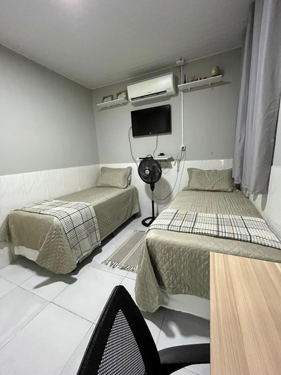 Bed, TV and multimedia, Photo of the whole room, Bedroom, air conditioner