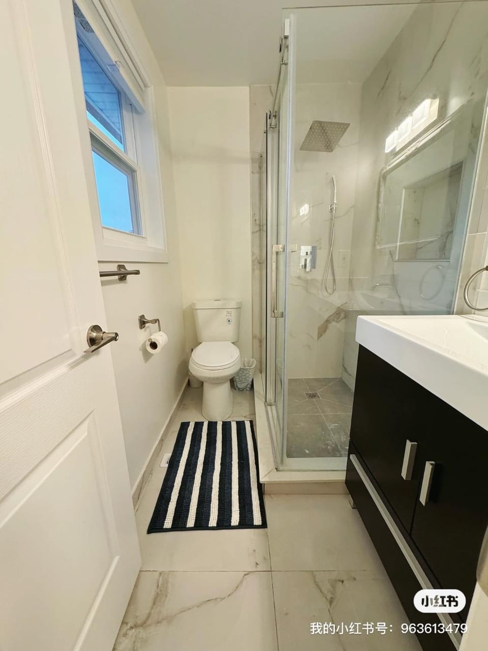 Shower, Toilet, Bathroom, towels