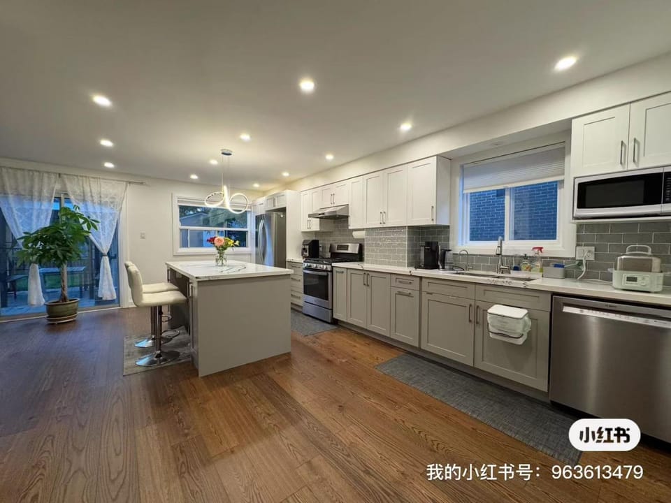Kitchen or kitchenette, oven, stove